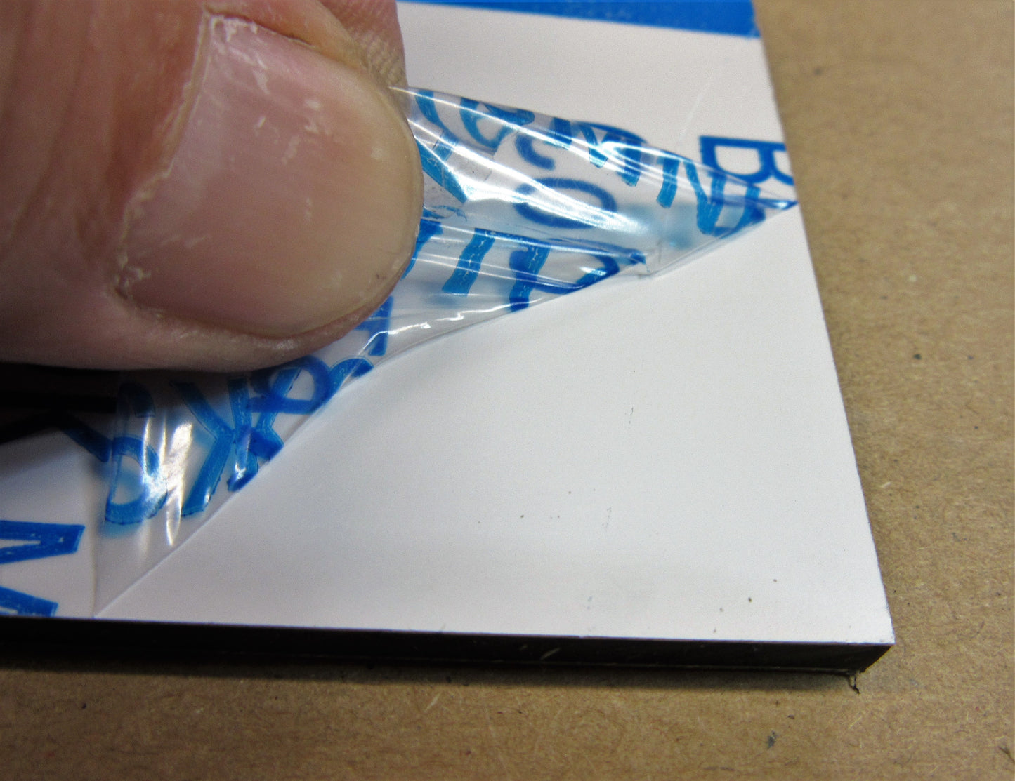 Alu-Verbundplatte 4mm weiß Zuschnitt 715 x 295/285mm, Deckschicht 0,3mm DIBOND®