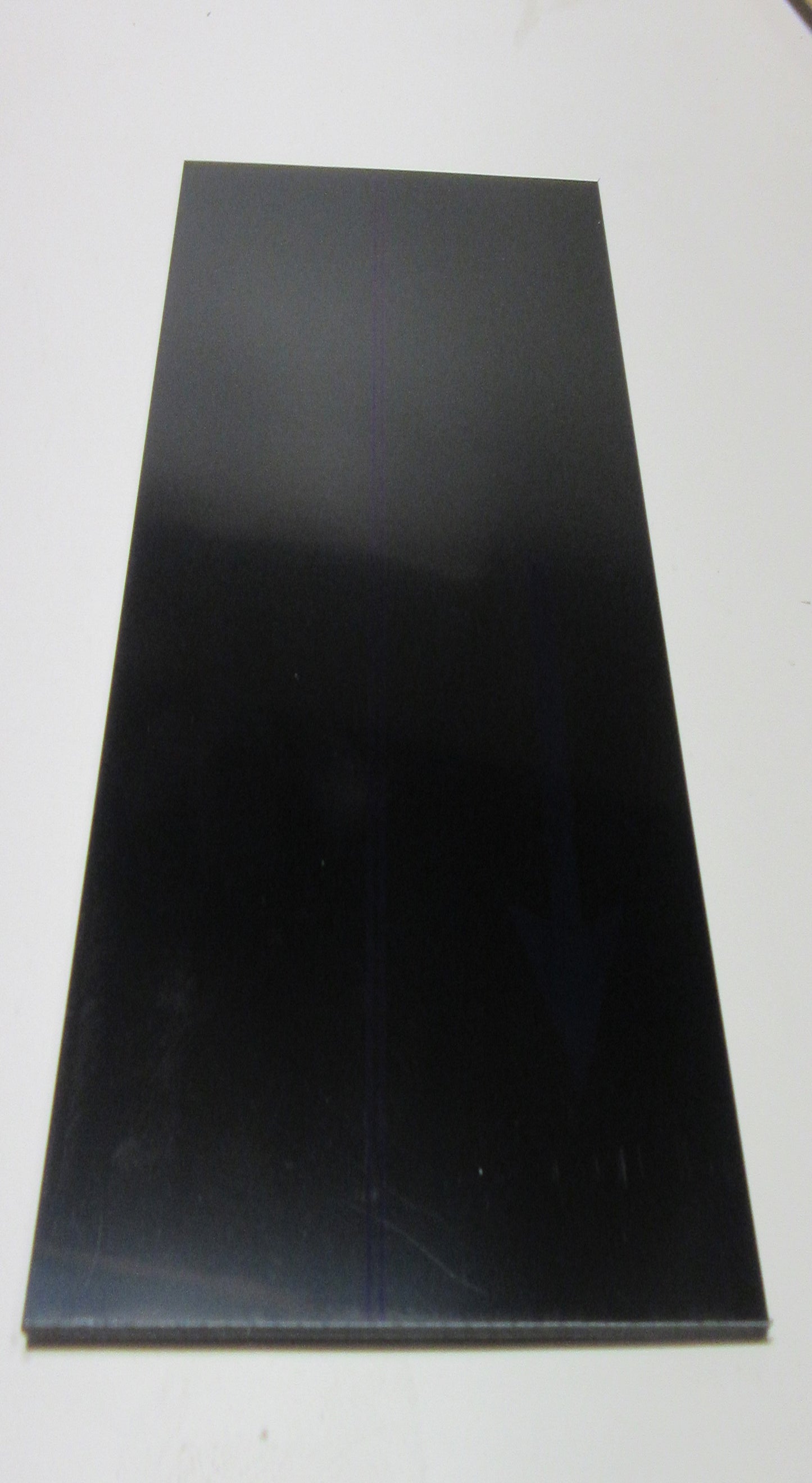 Alu-Verbundplatte 3 mm Schwarz seidenmatt Zuschnitt 605 x 250 mm, Deckschicht 0,3 mm