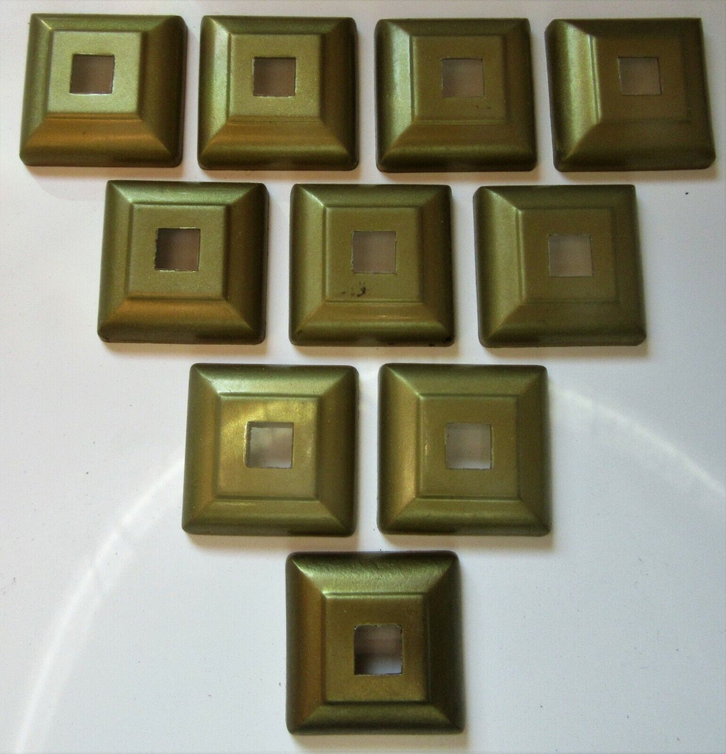Rosette 39 x 39mm, Loch 10 x10mm Kunststoff Gold – eckig