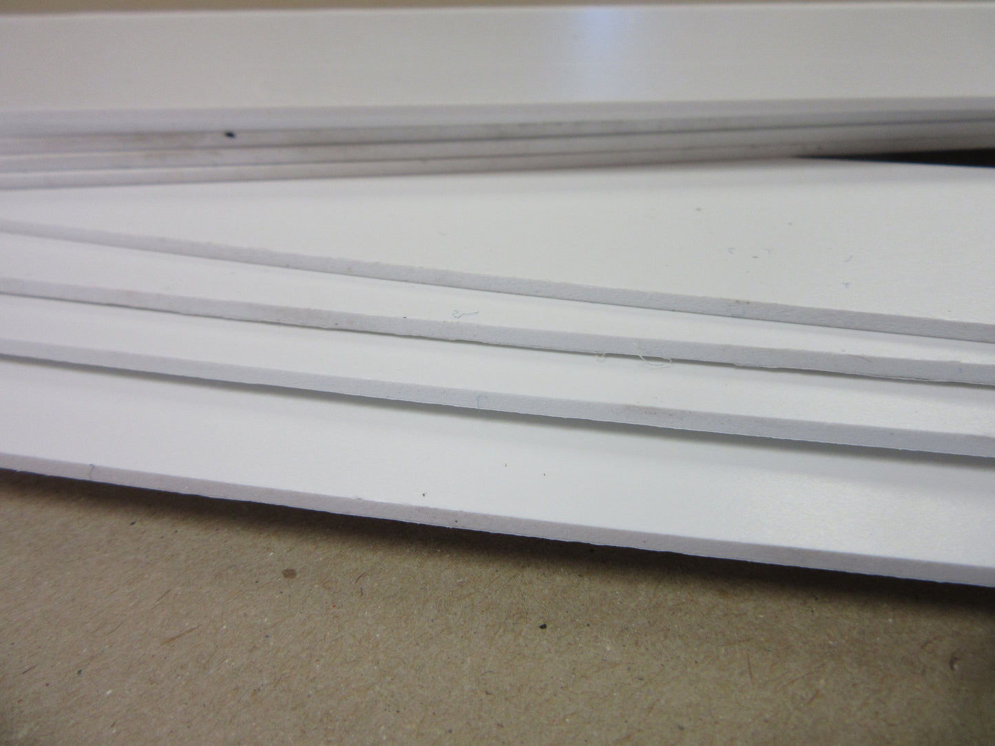 10 Stück PVC Hartschaumplatten Streifen 2mm Zuschnitt weiß 500 x 45mm - KömaPrint® Kunststoffplatte