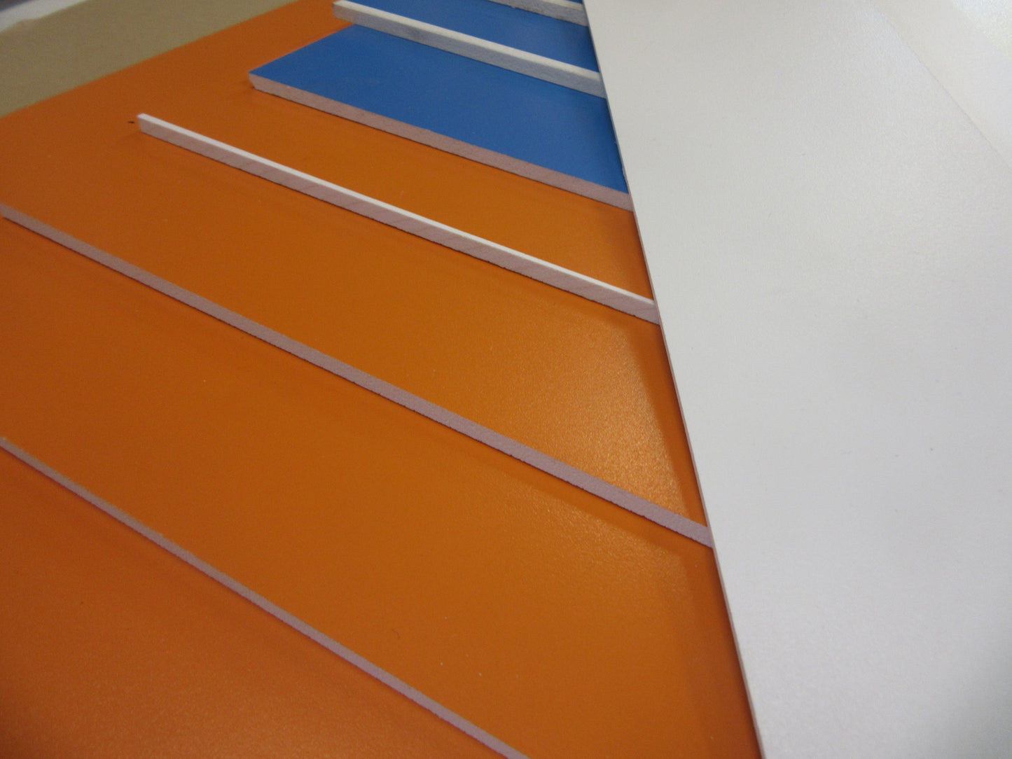 PVC Hartschaumplatten 6mm ca. 6kg Reste verschiedene Farben Kunststoff Platten
