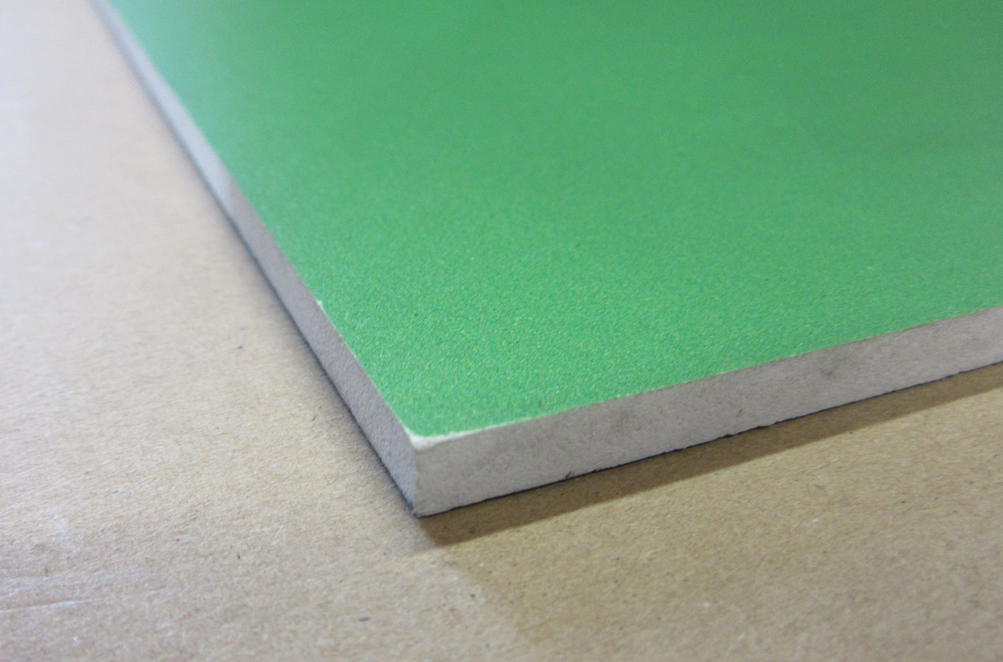 PVC Hartschaumplatte 6mm Zuschnitt grün lackiert 685 x 512mm - Simopor S Kunststoff Platte