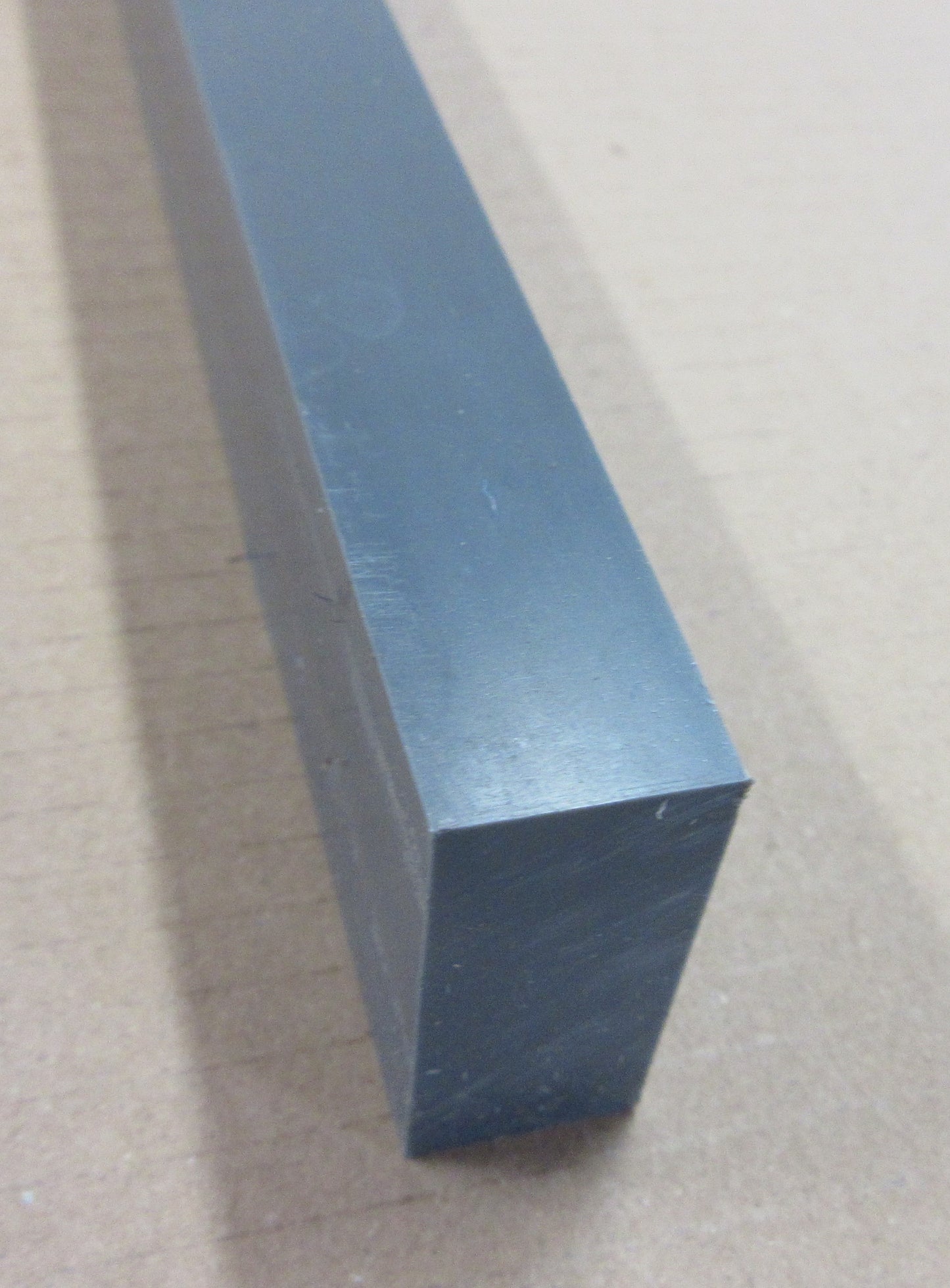 PVC-U CAW Platte Streifen Keil 40mm Dunkelgrau Zuschnitt 743 x 25/17mm Technischer Kunststoff