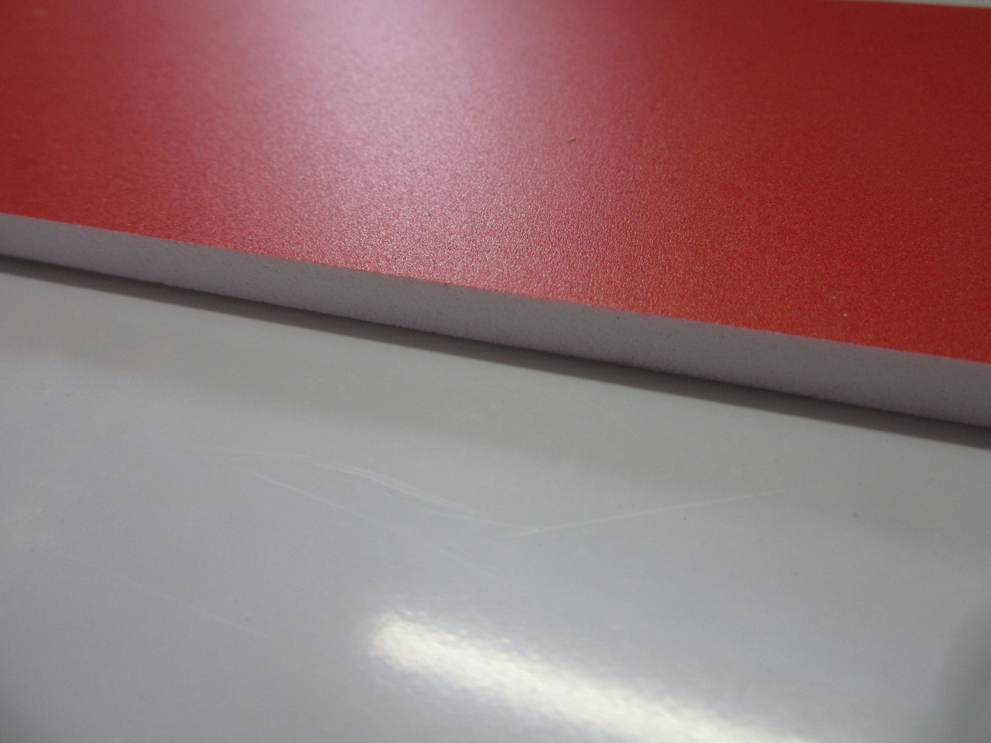 PVC Hartschaumplatte 6mm Zuschnitt rot lackiert 570 x 94mm - Kunststoff Platte