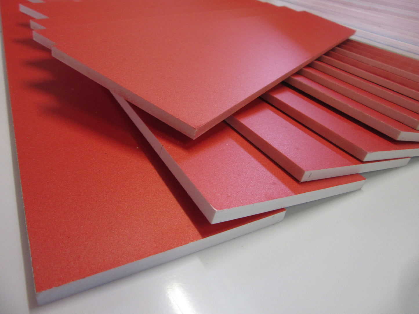 PVC Hartschaumplatten 6mm ca. 3 kg Reste rot lackiert Kunststoff Platten