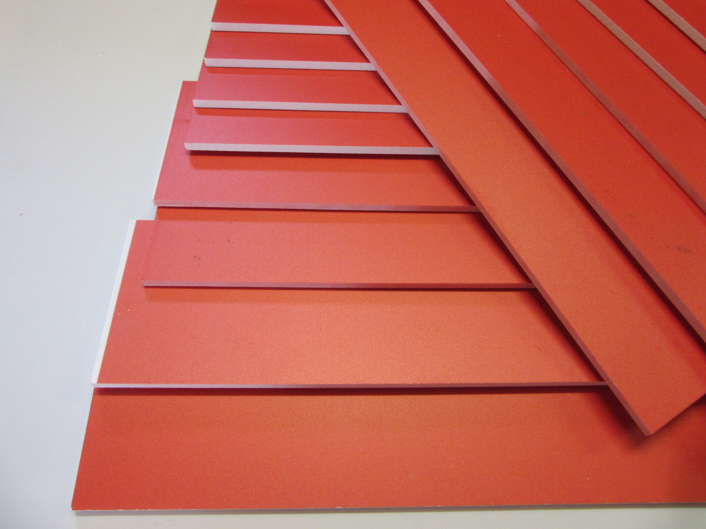 PVC Hartschaumplatten 6mm ca. 3 kg Reste rot lackiert Kunststoff Platten