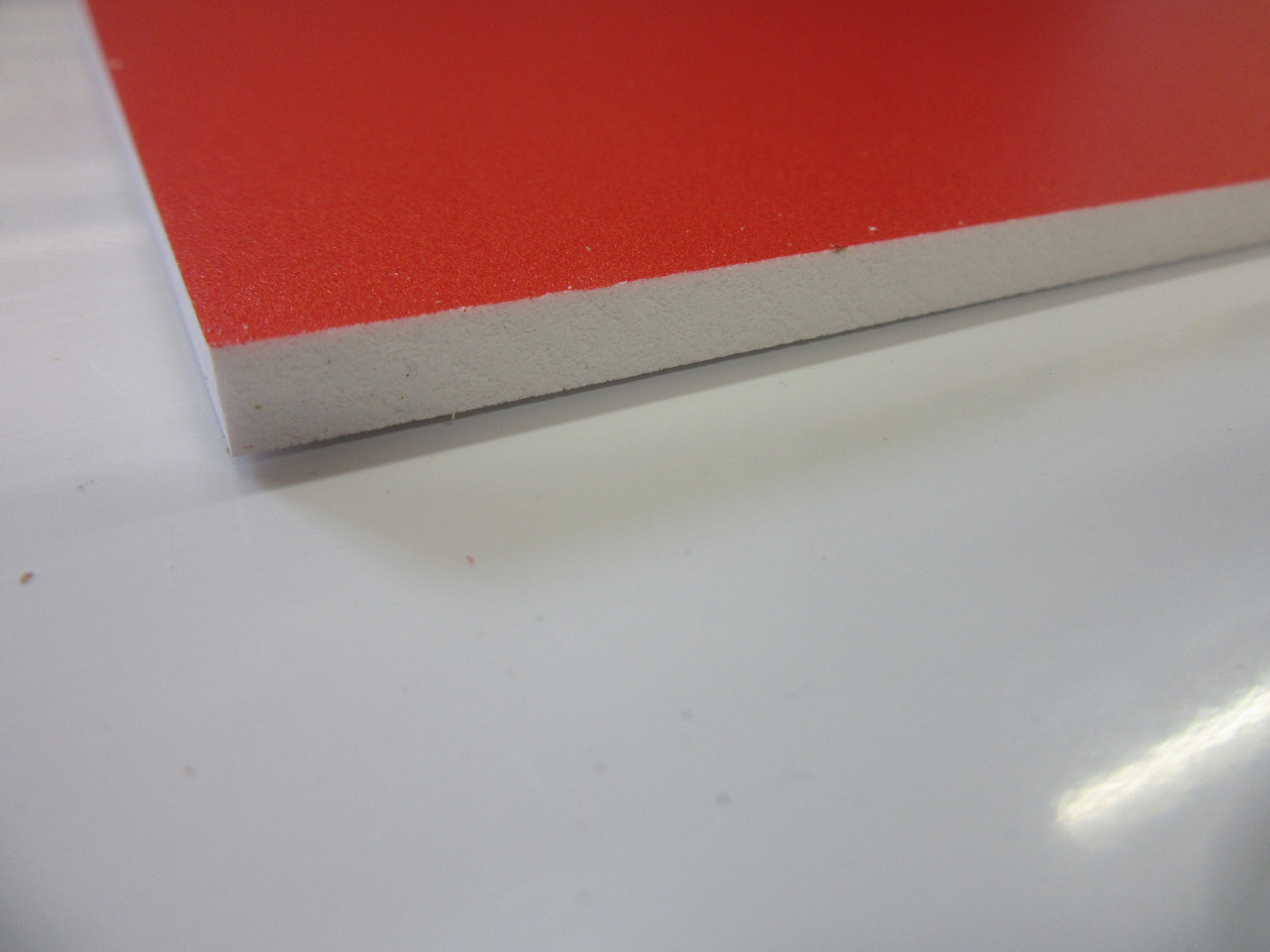 PVC Hartschaumplatte 6mm Zuschnitt rot lackiert 464 x 182 mm - Kunststoff Platte