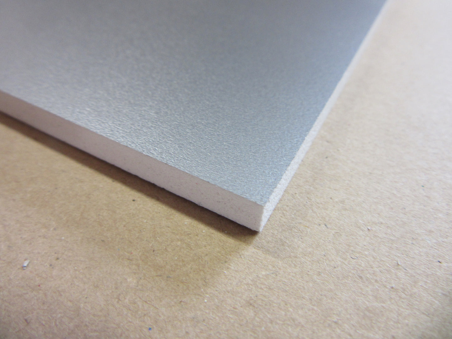 PVC Hartschaumplatte 6mm Zuschnitt Silber lackiert 420 x 262mm - Kunststoffplatte