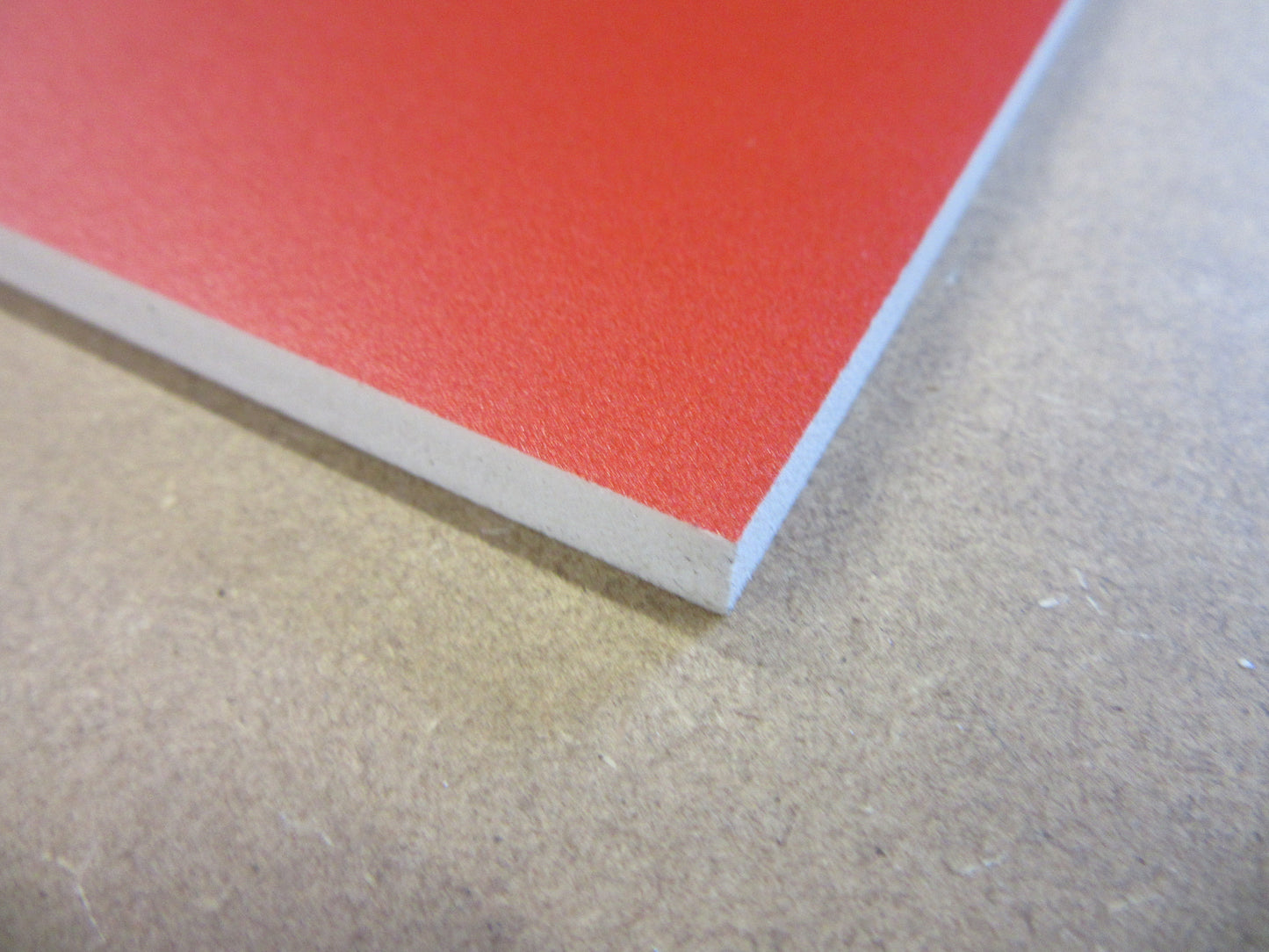 PVC Hartschaumplatte 6mm Zuschnitt rot lackiert 630 x 250mm - Kunststoff Platte