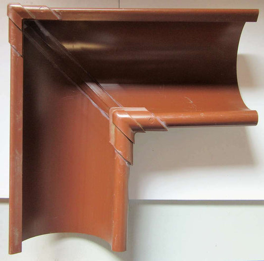 Inefa PVC-Rinnenwinkel geklebt NW 125 90° Wulst innen Braun 8024 für Regenrinne