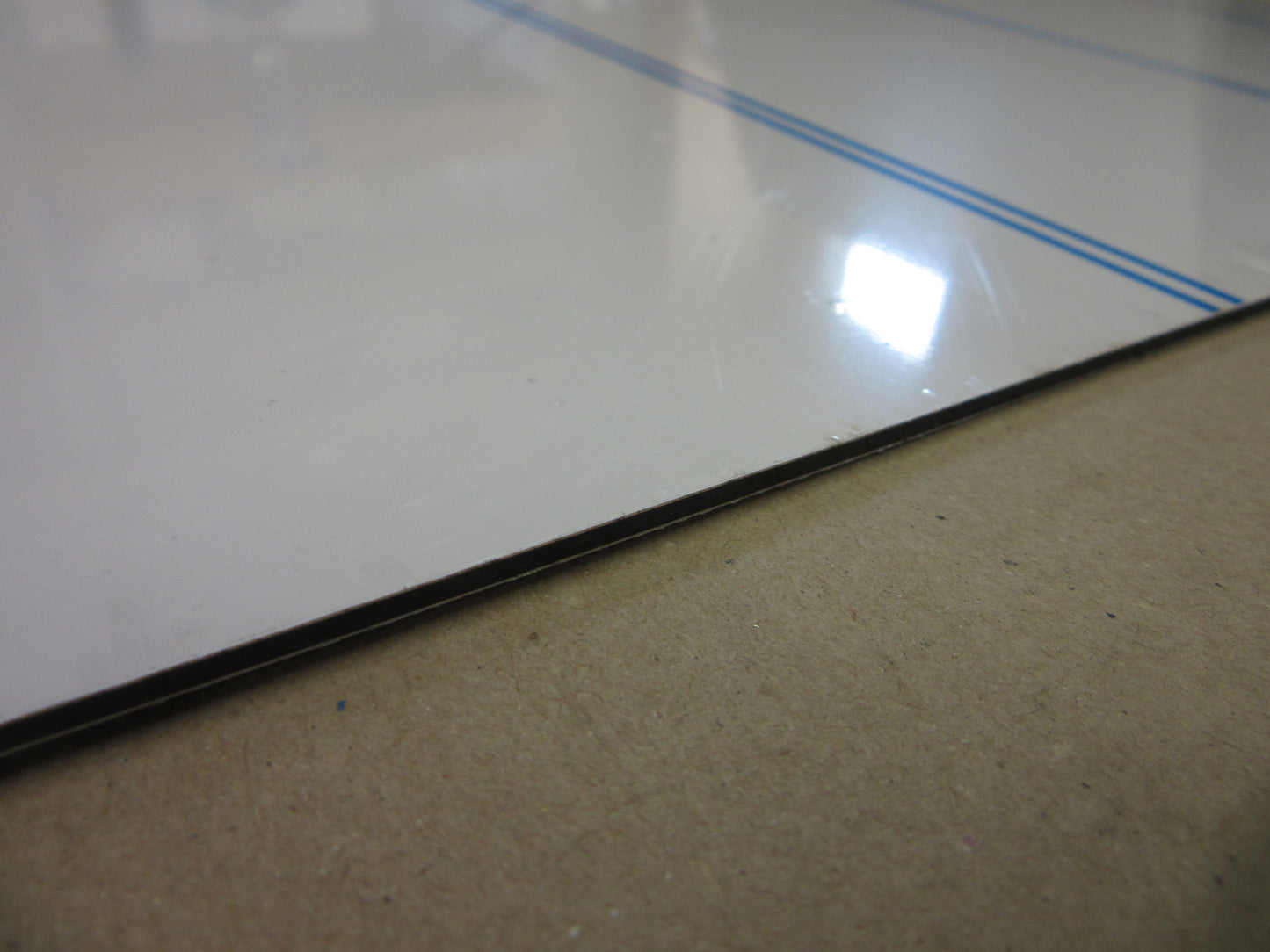 Alu-Verbundplatte 2 mm weiß Zuschnitt 391/384 x 338mm, Deckschicht 0,25 mm DIBOND®
