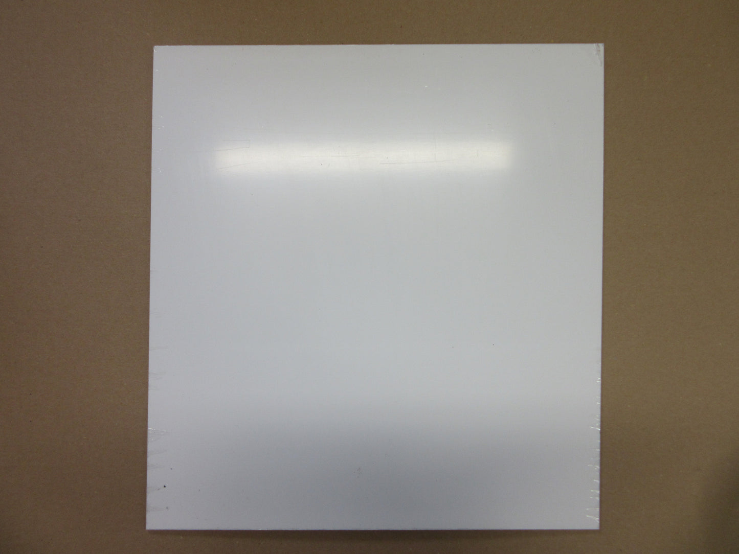Alu-Verbundplatte 2 mm weiß Zuschnitt 427 x 400/395mm, Deckschicht 0,25 mm DIBOND®