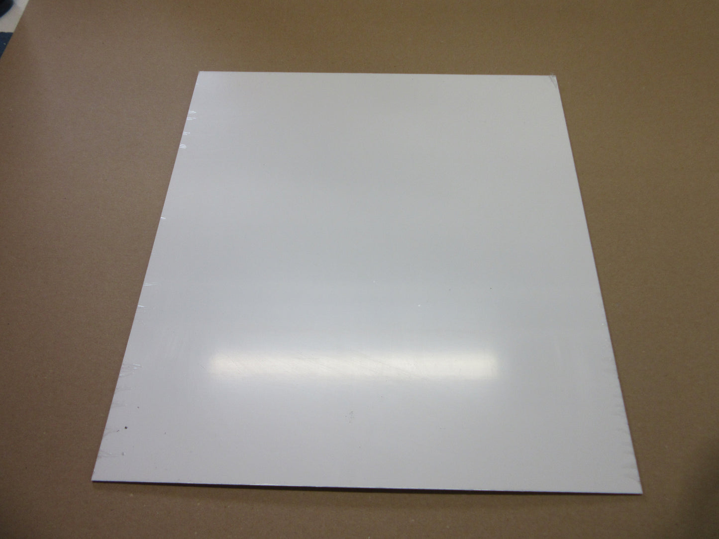 Alu-Verbundplatte 2 mm weiß Zuschnitt 427 x 401/394mm, Deckschicht 0,25 mm DIBOND®