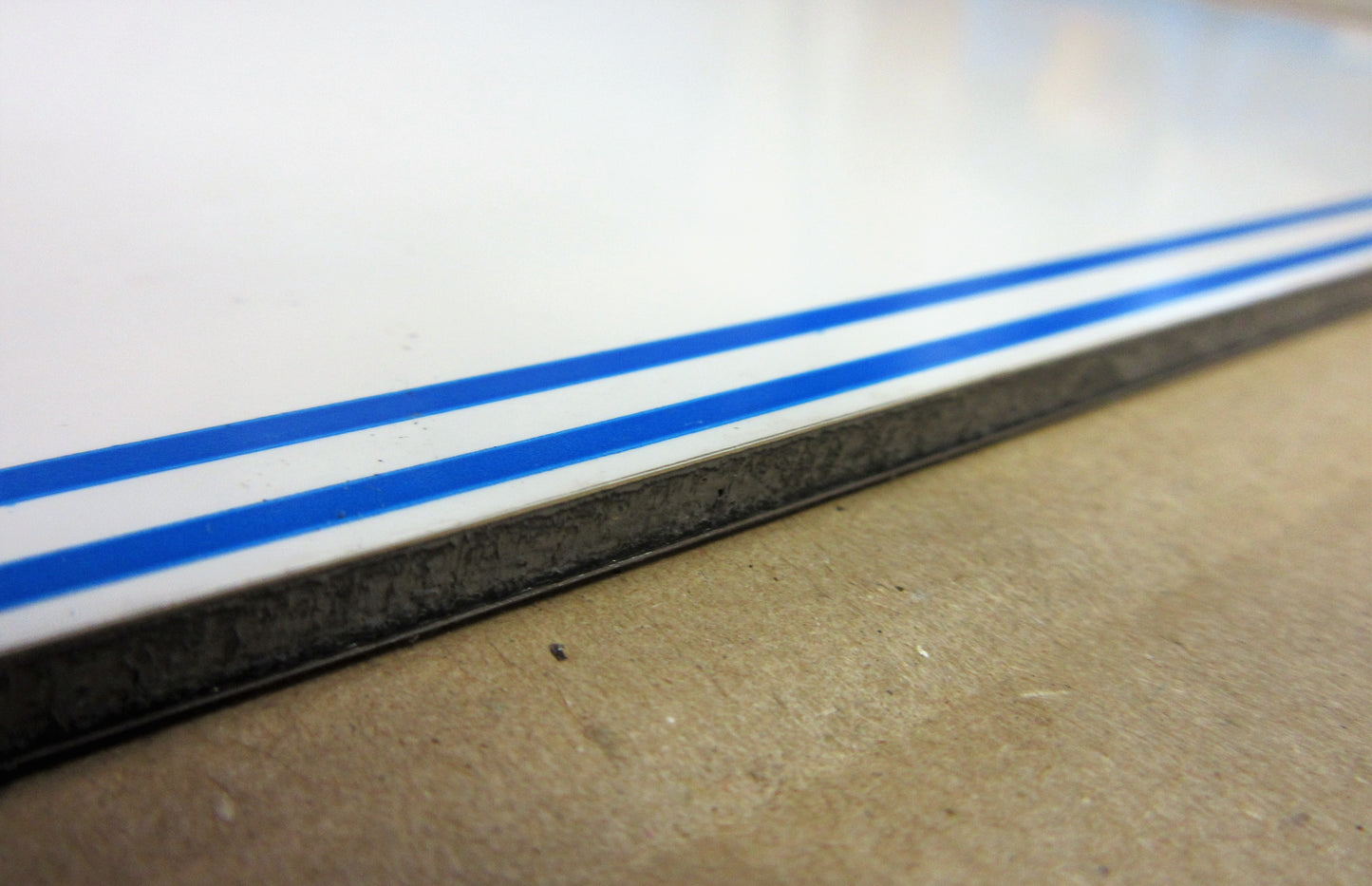 Alu-Verbundplatte 4mm Zuschnitt 372 x 299mm, Deckschicht 0,3mm in weiß DIBOND®