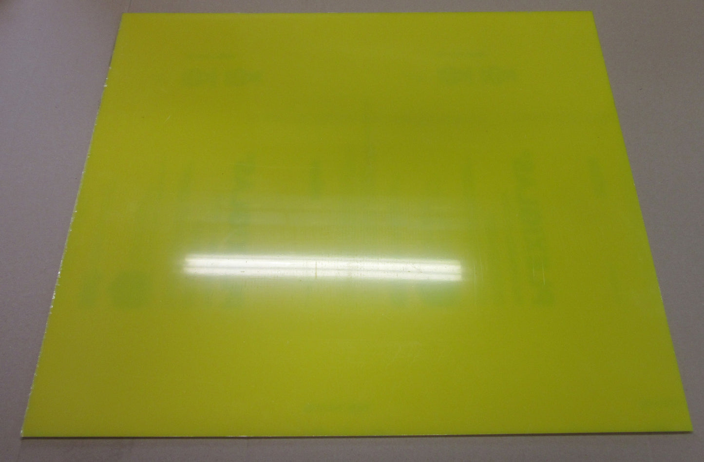 PLEXIGLAS® farbig GS gelb 4mm Zuschnitt 712 x 607 mm - Kunststoffglas - Acrylglas