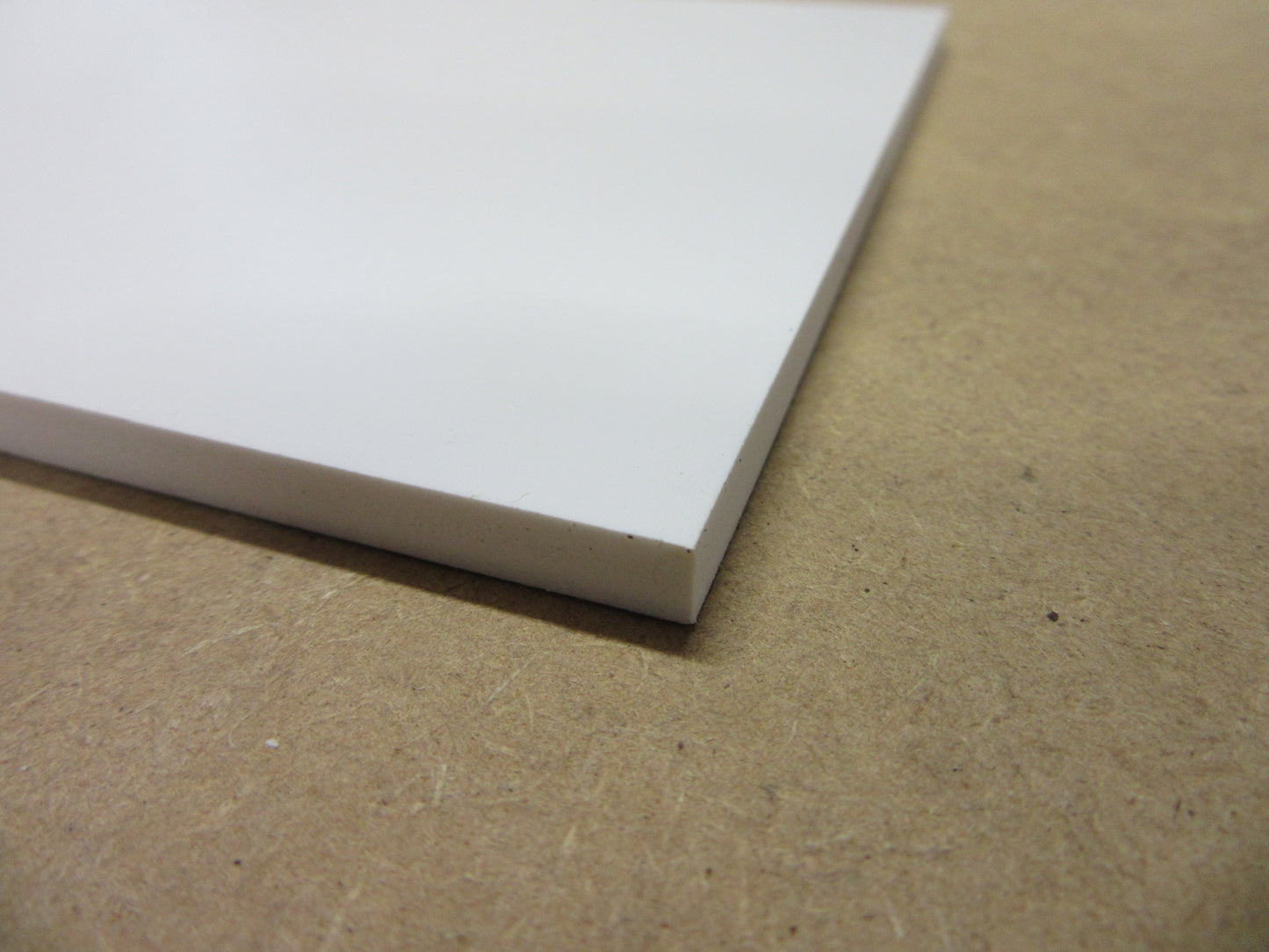PVC Hartschaumplatte 6mm Zuschnitt hellgrau lackiert 598/592 x 365mm - Kunststoff Platte