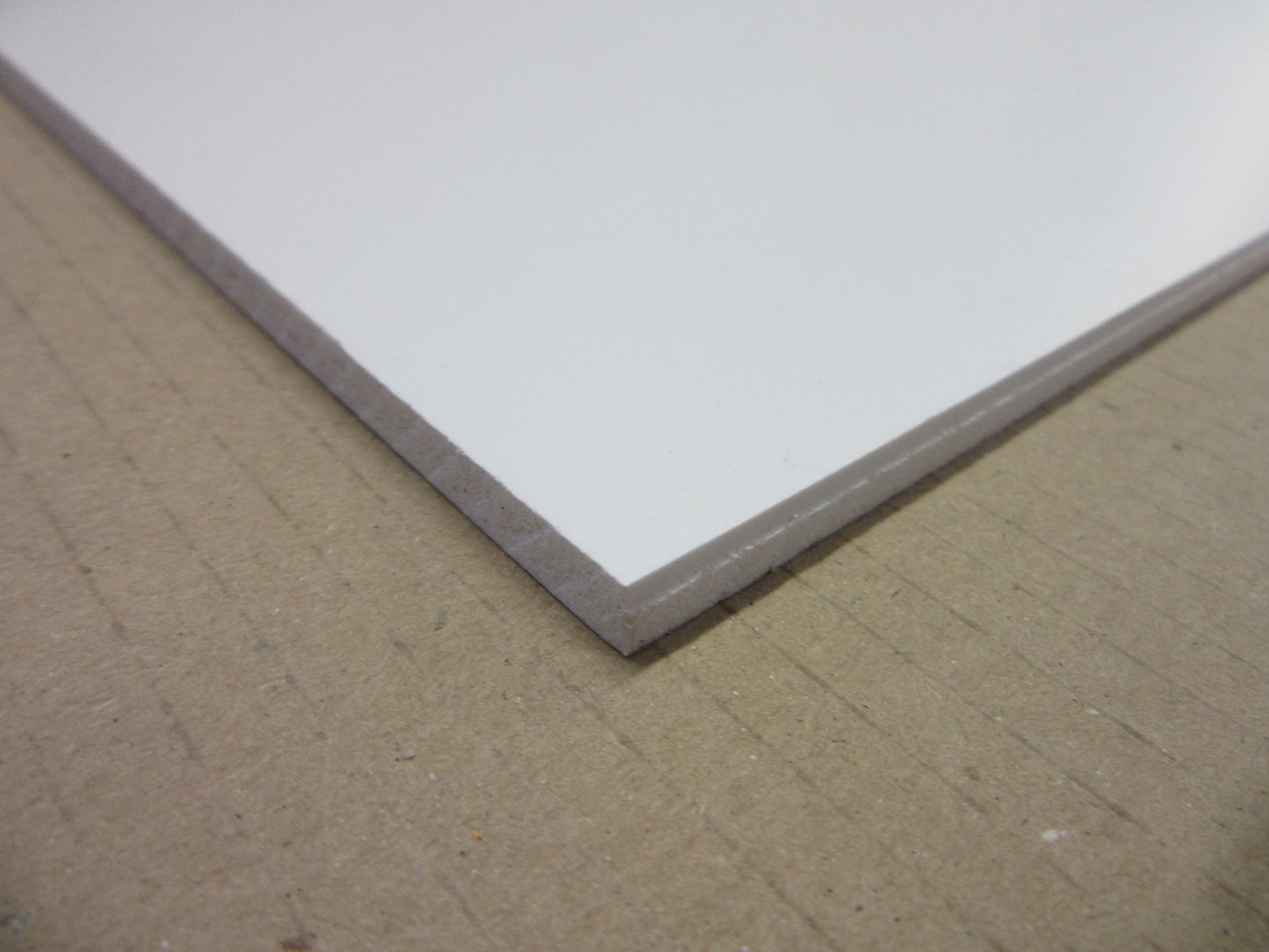PVC Hartschaumplatte 6mm Zuschnitt weiß 646 x 389 mm - Kunststoff Platte