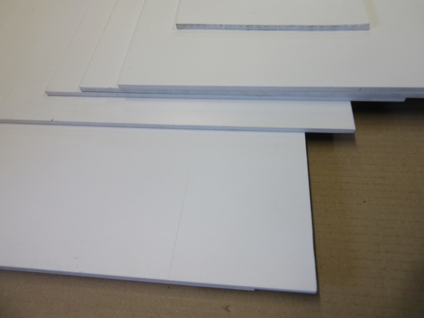 PVC Hartschaumplatten 6mm ca. 4 kg Reste Weiß/Silber - Kunststoff Platte